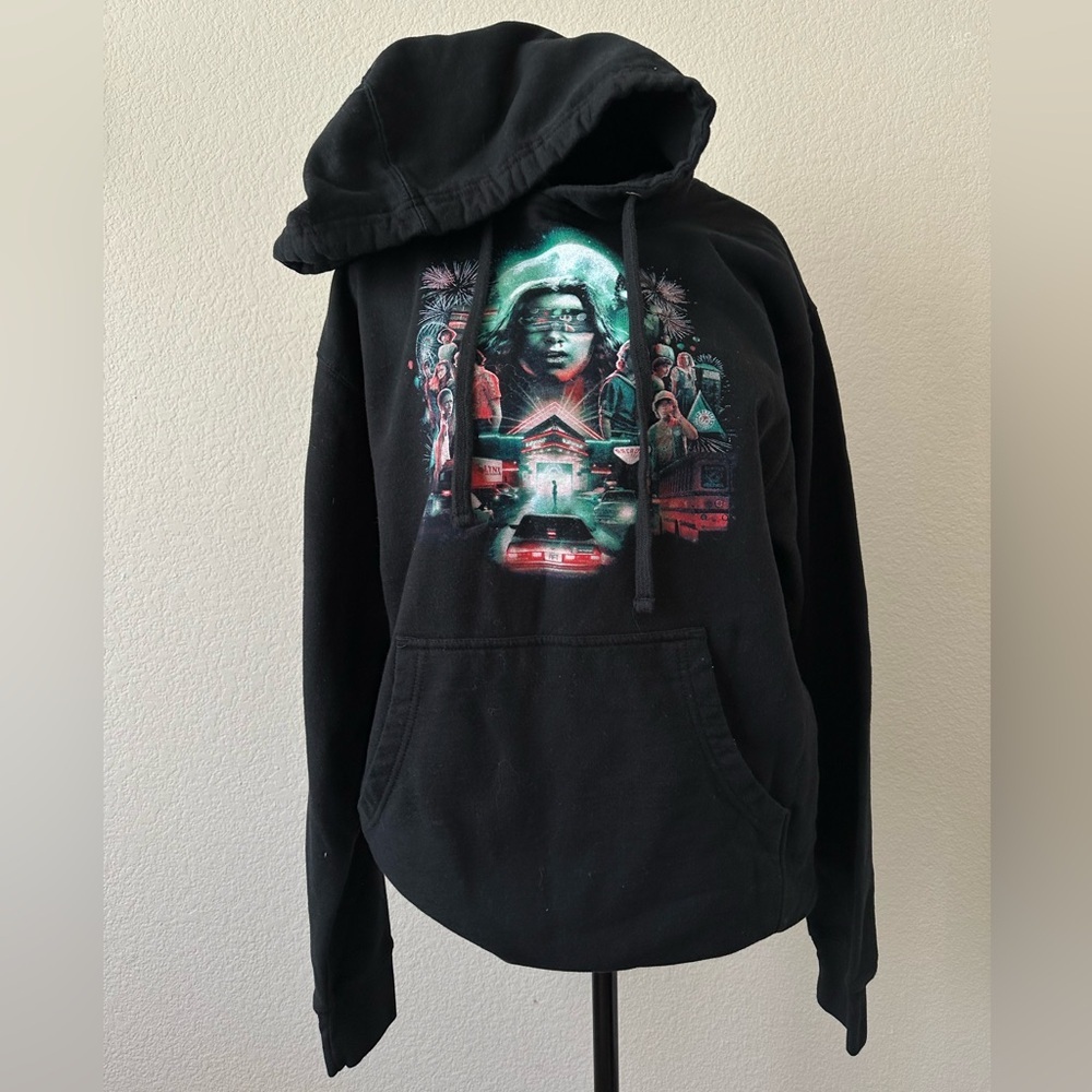 Netflix Stranger Things Sweater Pullover S. Big Back Logo . Authentic